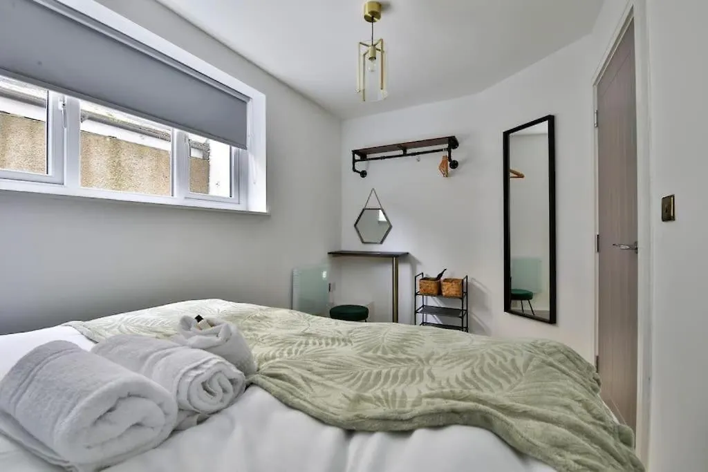 Stunning 2 Bedroom Flat With Private Parking Cardiff United Kingdom
