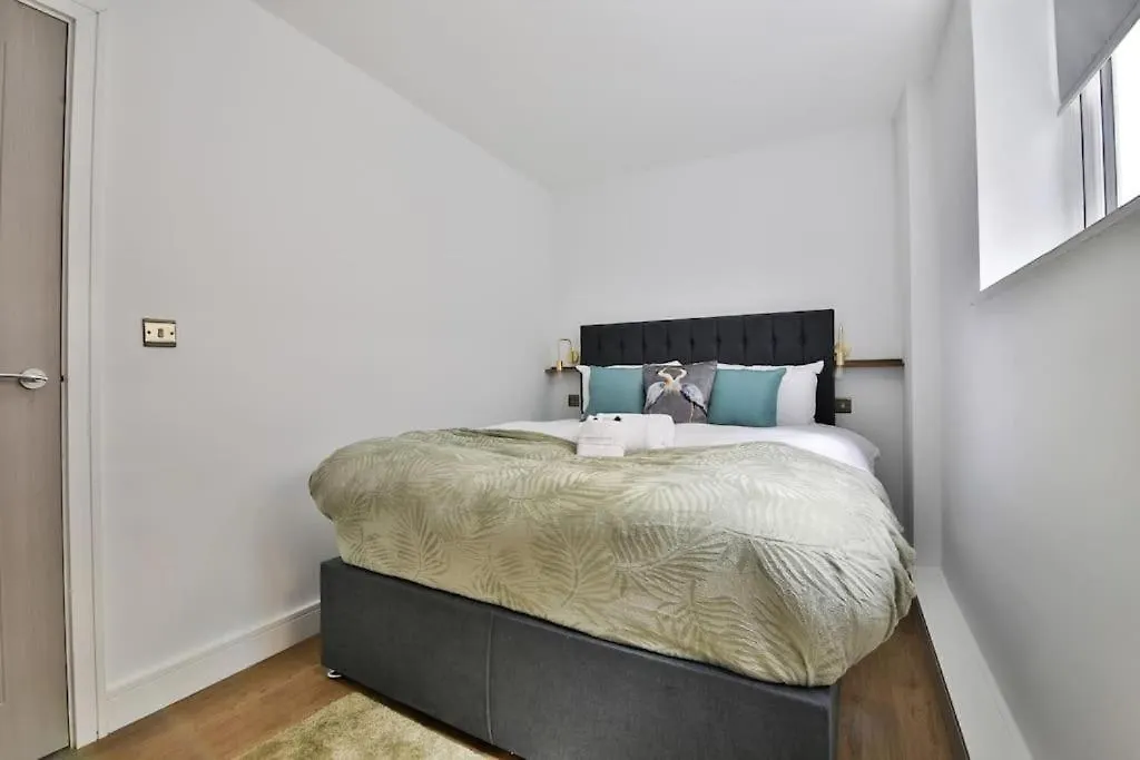 Apartment Stunning 2 Bedroom Flat With Private Parking Cardiff