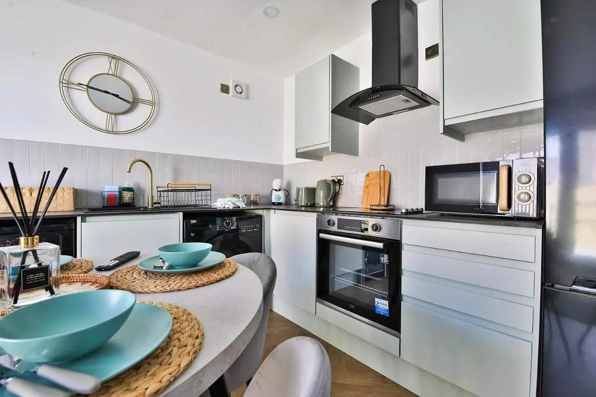 Stunning 2 Bed With Private Parking, Wifi & Coffee Cardiff
