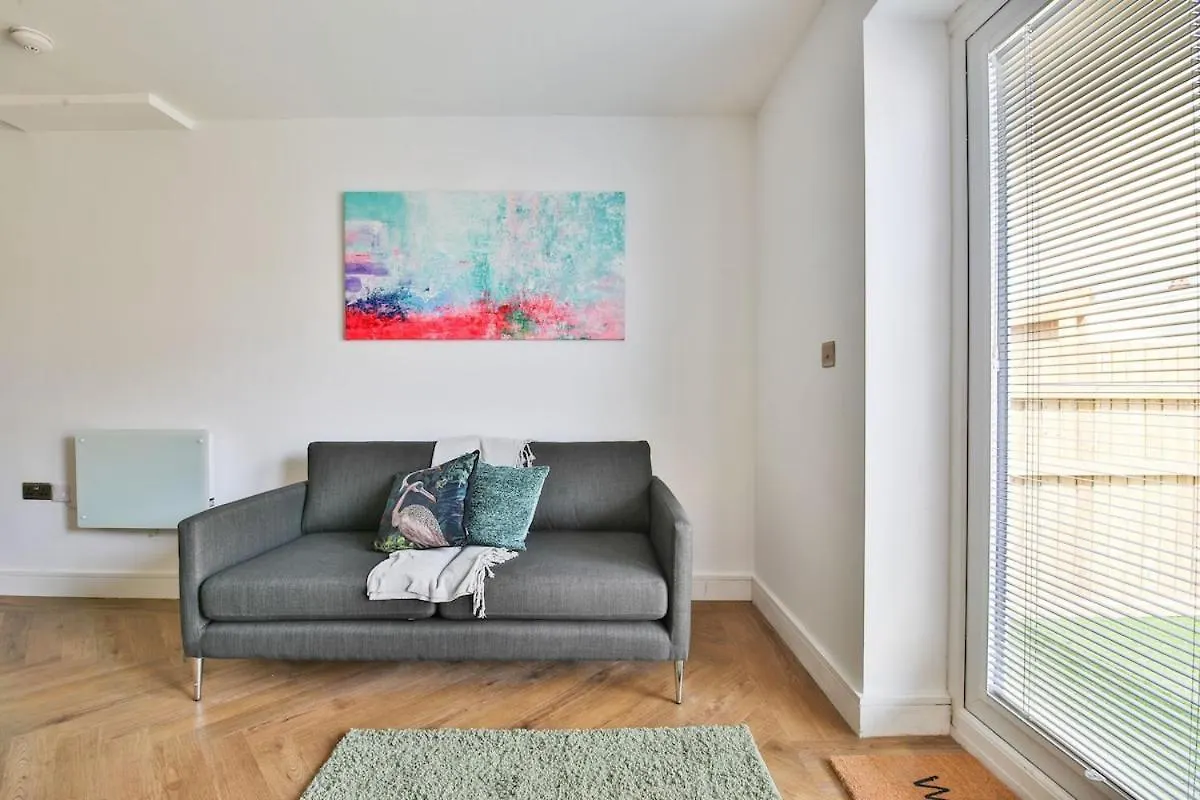 Stunning 2 Bed With Private Parking, Wifi & Coffee Wielka Brytania